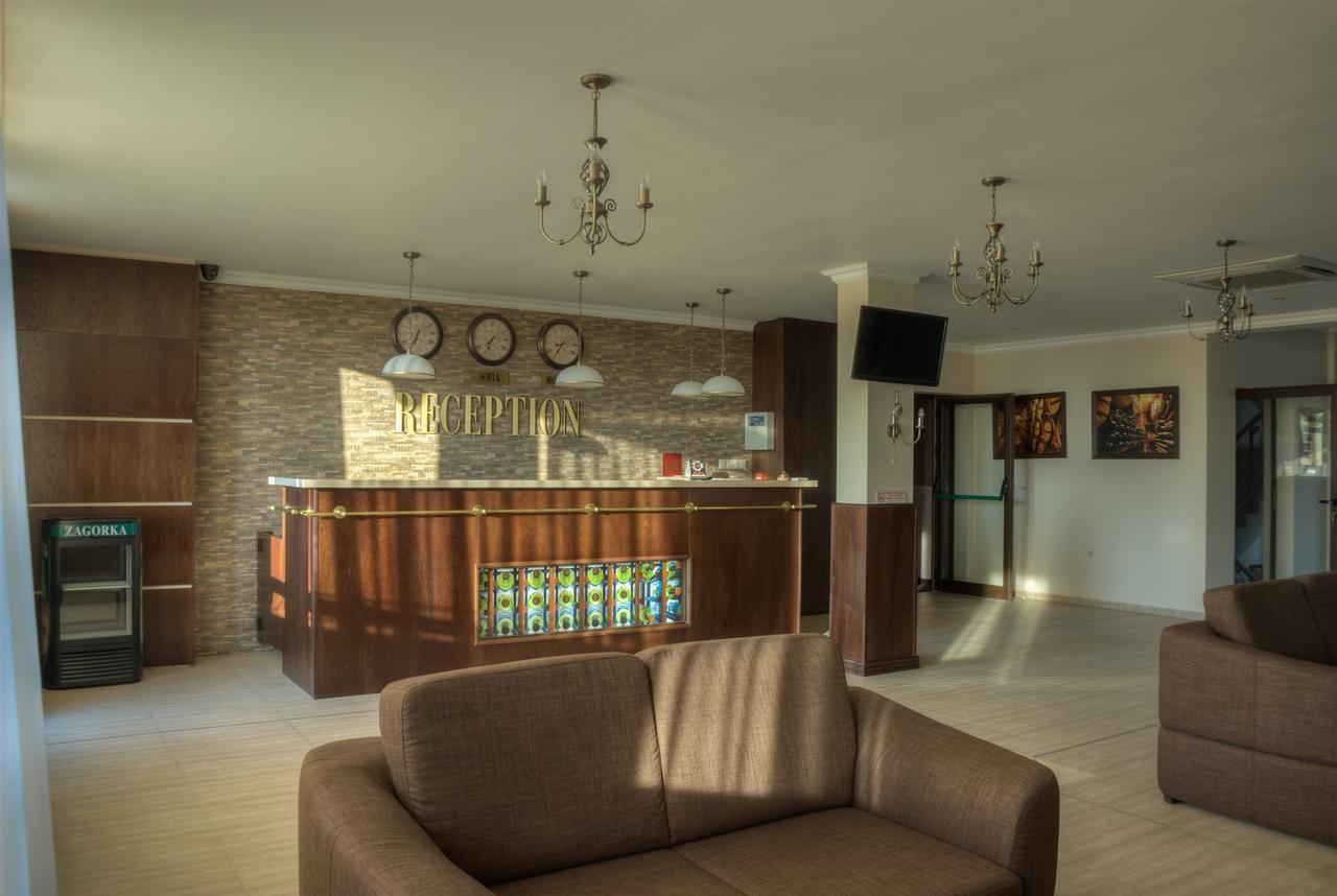 Hotel Chateau Des Bergers Targovishte  Eksteriør billede