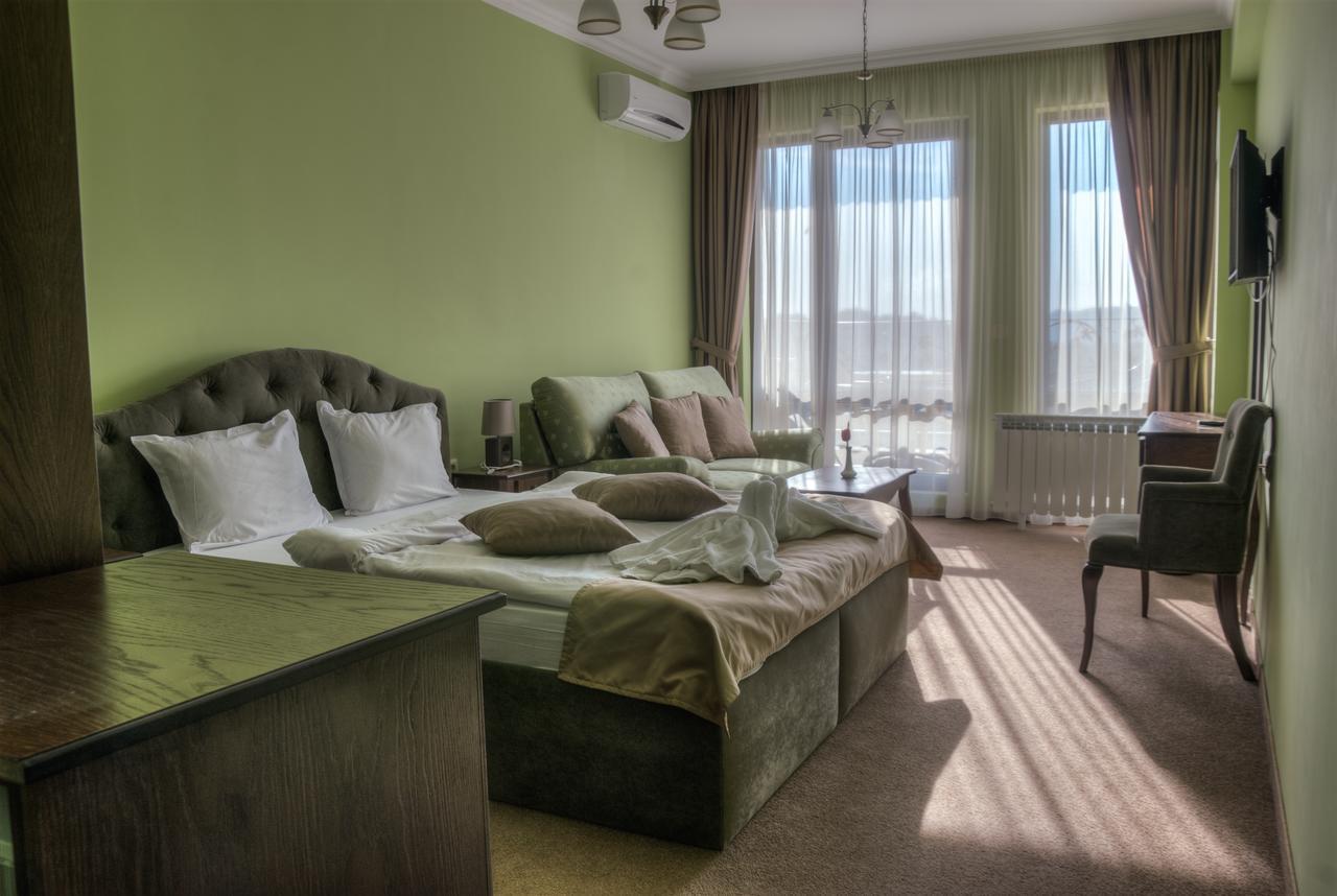 Hotel Chateau Des Bergers Targovishte  Eksteriør billede