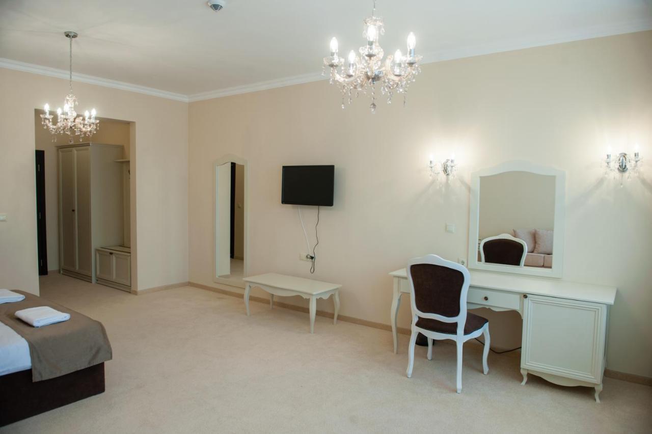 Hotel Chateau Des Bergers Targovishte  Eksteriør billede